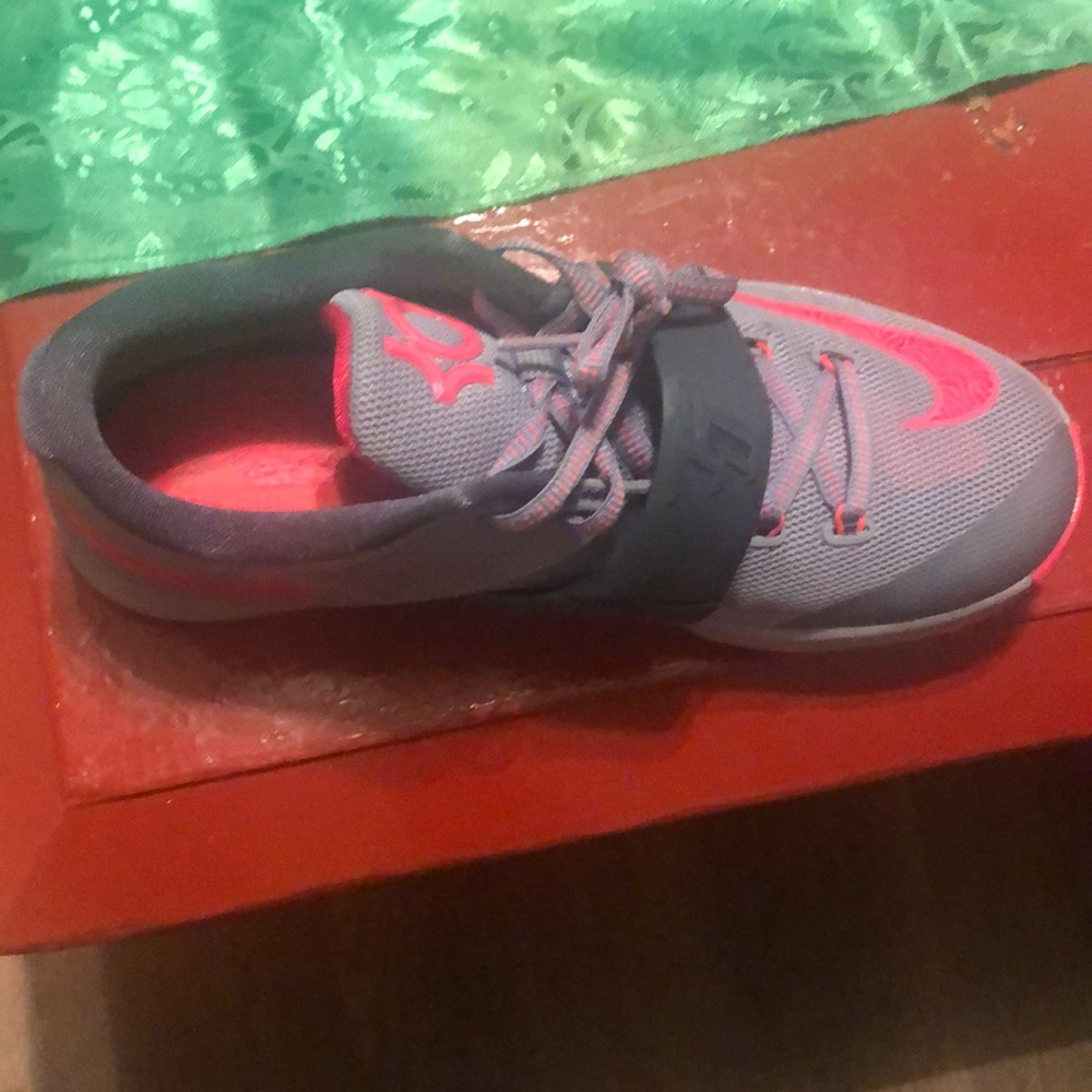 KD’s Nike - Picture 4 of 5